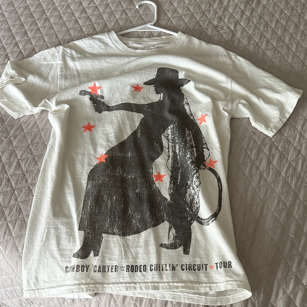 White Graphic Tee Beyoncé 2025 concerts ATL